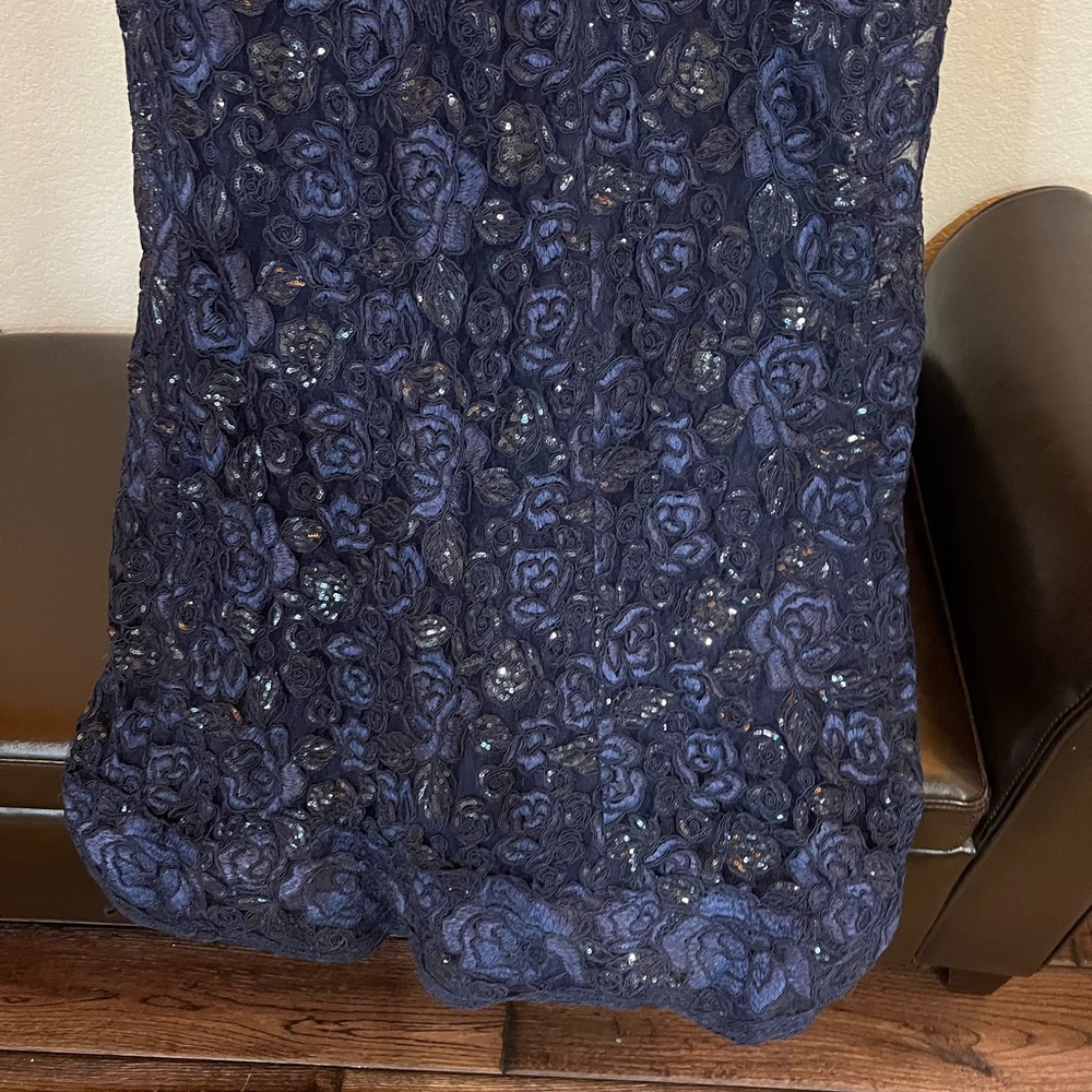 Teri Jon Rickie freeman Beautiful dress navy with the bow and lace - Picture 7 of 10